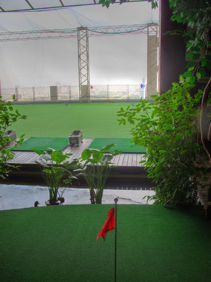 Mal einen Golfball in schwindelnder Höhe schlagen?