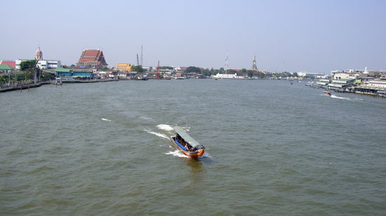 Blick auf denChao Phraya von der Momorial Bridge