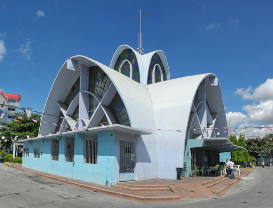 In Nachbarschaft zum Hafen finden sich die Arbeiter in der "St.Joseph The Worker Chappel" ein.
