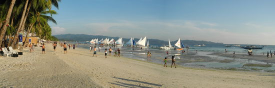 Der nördliche Strandabschnitt des White Beach bei der Station 1.