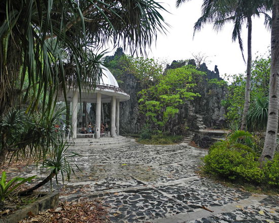 Der Matniloc Shrine im strömenden Regen.