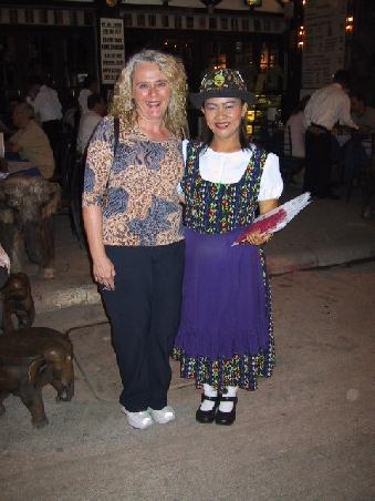 Thai-Dirndl