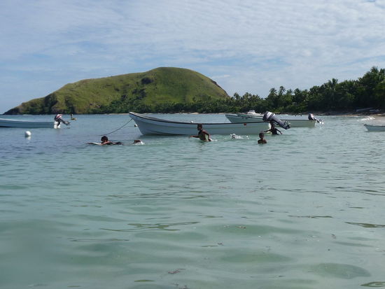 spielende Kinder auf dem weg nach Castaway