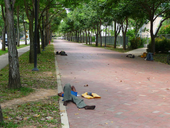 ... Pause in Asien...