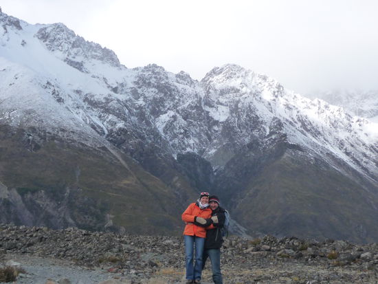Am Lake Tasman mit beeindruckender Bergkulisse