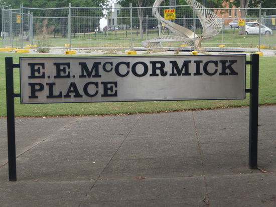 Für Papa ^^ keine Ahnung warum das der mcCormick Place ist.. weit und breit kein traktor zu sehen