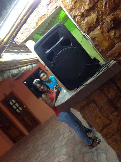 Man beachte den Lautsprecher