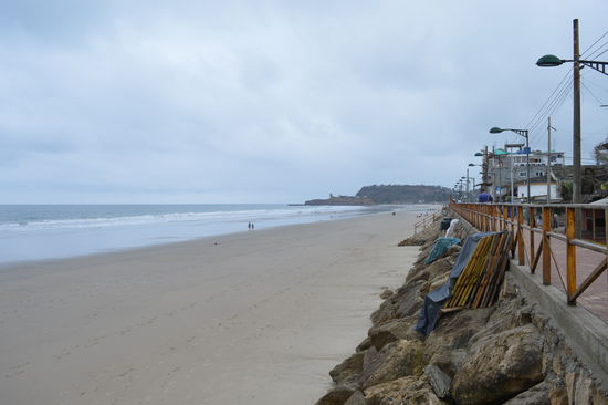 Wunderschöner Strand in Montanita, nur von ca 10 bis 16 h so anzufinden. Dann geht es durch bis zum Morgen
