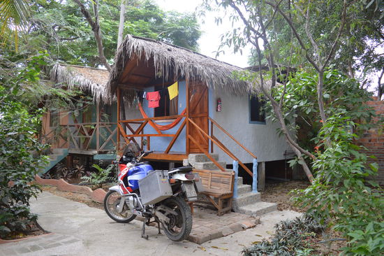Das sind die Unterkünfte im Itapoa in Puerto Lopez, einfach ein Traum in blassviolett