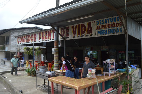 da hat es mir gut geschmeckt, alle lachen über den verrückten Gringo aus Australia, inzwischen habe ich es aufgegeben. Ich kann noch so deutlich sprechen, Austria, existiert hier eben nicht, also nehmt euch bloß nicht so wichtig daheim