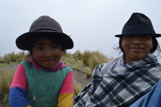 rechts die Mama, sie ist noch nicht sehr alt