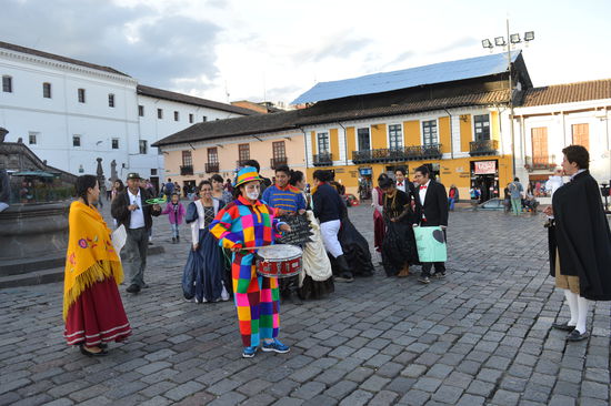 Feiern zur 500 Jahres Stadterhebung an allen Ecken, es ist laut und bunt