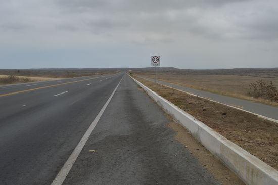 Also ich sags gleich, ohne GPS Garmin hätt ich es nie geschafft.. Er korrigierte mich 4-5 mal schwer. Kein Foto notwendig von dem Sündenpfuhl. 
Da war ja die nächtliche Dauervög...i  von heute Nacht harmlos dagegen. Der Vorteil im Nachteil war wieder der, ich hab keine Reizleitung offen gehabt für ungezügelten Sex, obwohl des vorher noch ein wenig spürbar war, 
Puuh, des vergönne ich keinem, tut jzt nu voll weh, Ortzeit am Pacific,  12,00 Mittag in San Pablo, fall wer mit schauen möchte in maps?