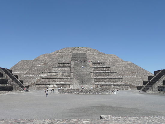 Pyramid de la luna