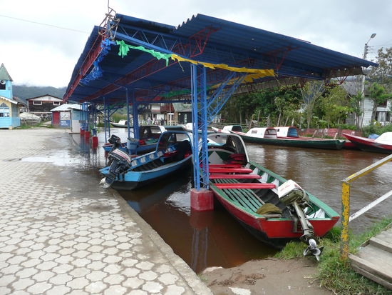 Das kleine Dorf um den See