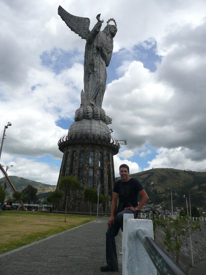 Zwei Engel ;o))) auf dem El Panecillo
