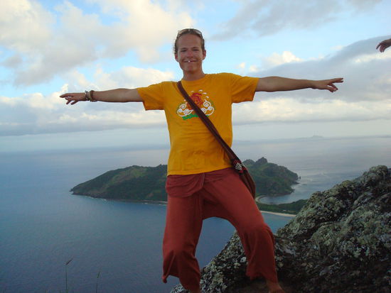 Auf dem Aussichtspunkt von Wayalailai
(Mit Insegewand)