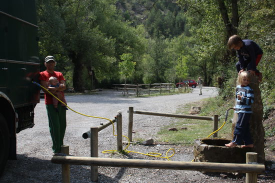 sämtliche Vorräte wieder aufgefüllt waren,