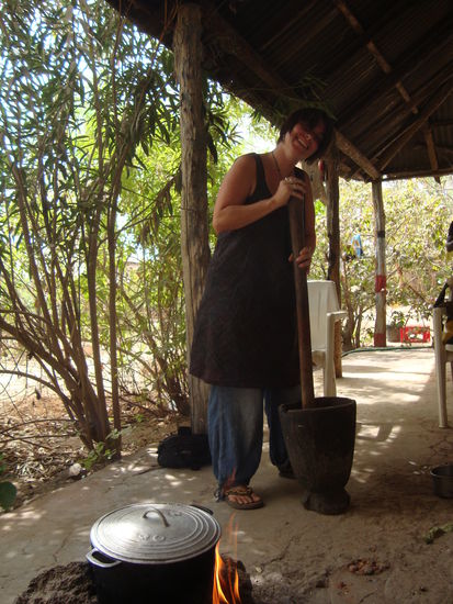 Lisette und ich bekamen noch einen weiteren Tag eine Einführung in die afrikanische Küche im Restaurant unserer Freunde