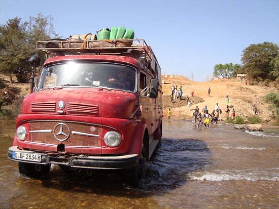 Hierbei durchqueren wir den Grenzfluss Falémé