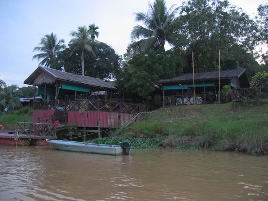 Die Unterkunft direkt am Fluss