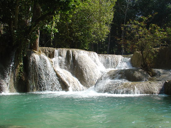 Die Wasserfaelle aus der Naehe fotografiert.
