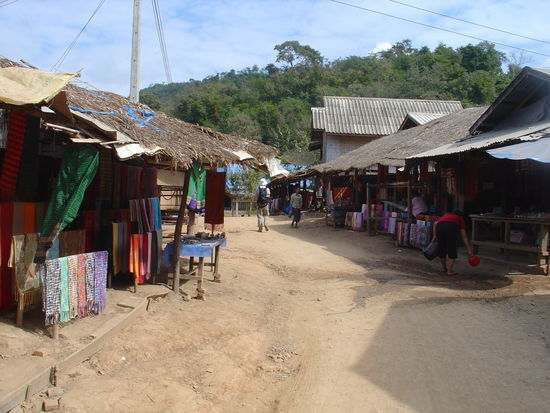 Die Hauptstrasse des Dorfes....