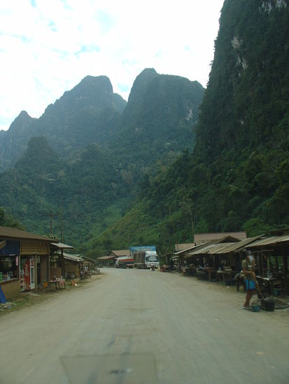 Kurz vor der Ankunft, die Kalksteinfelsen.