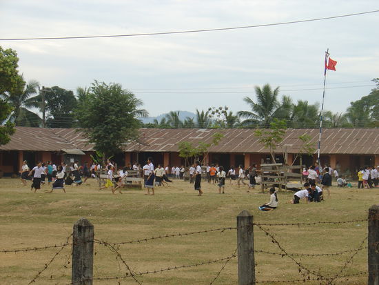 Auf dem Rueckweg kam ich noch bei einer Schule vorbei...