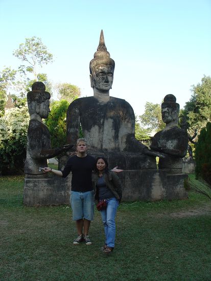 Markus und Dalawan, unsere nette Reisefuehrerin 