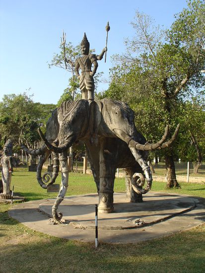 Meine Lieblingsfigur... Elefant mit 3 Koepfen.