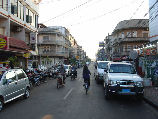 Irgendeine Strasse in Vientiane... nicht wirklich besonders.