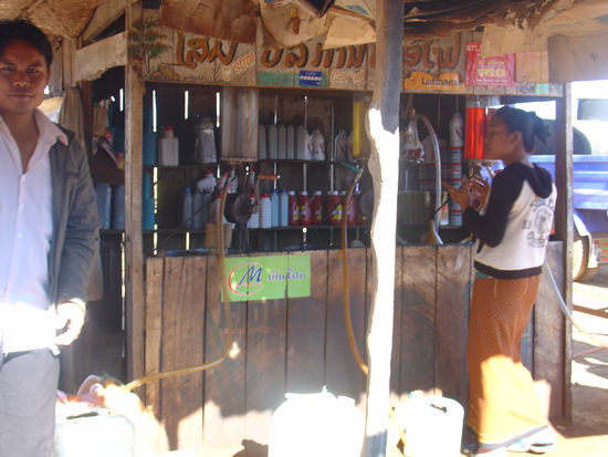 Tankstelle in Laos 