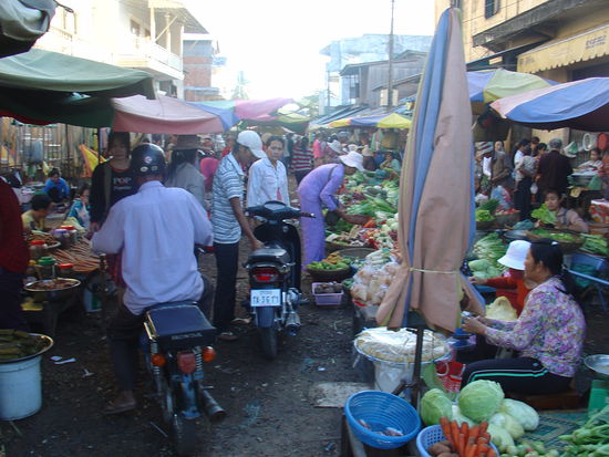 Einheimischer Markt... war echt mal was anderes, so als einzige Touristen.