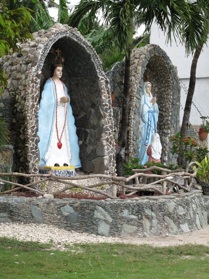 Man merkte immer wieder das in den Philippinen 90% der Bewohner Christen sind.