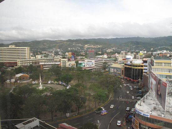 Sicht auf Cebu City aus unserem Zimmer...