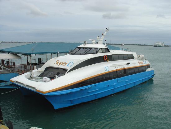 Unsere High-Speed Faehre... "SuperCat".