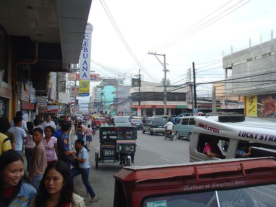 Hauptstrasse in Tagbliaran...