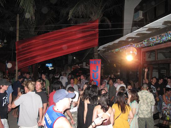 Und das sogenannte "Hey Jude" um ca. 2.00.. eine Beach Bar die immer recht gut Besucht war !