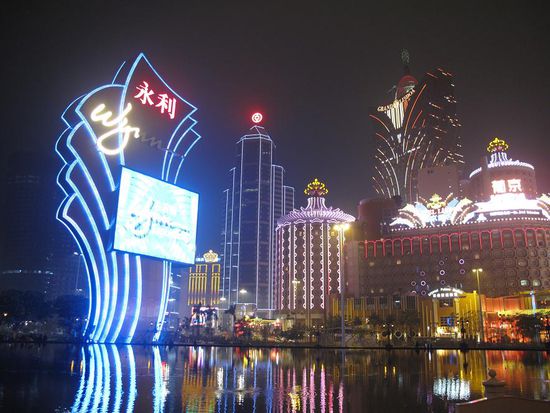 Ein tolles Foto, Sicht vom Eingang des Wynn Casinos auf die gegenueberliegenden Casinos...
