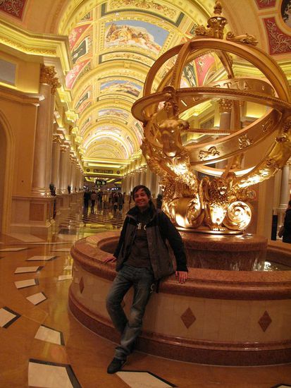 Die Hoteleingangshalle und der Weg zum Casino... sehr beeindruckend !