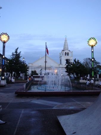 Und irgend ein Platz mit Kirche im Zentrum der Stadt...