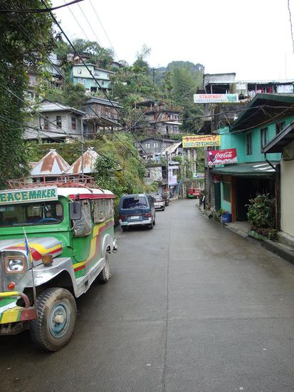 An dieser Strasse befand sich meine Unterkunft... dies ist ueberigens die Hauptstrasse hier !