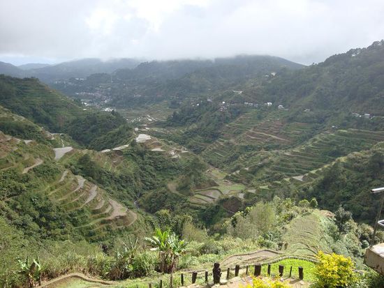 Und hier noch die Sicht vom 4. Aussichtspunkt ueber das ganze Tal....