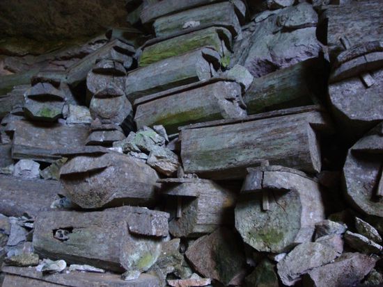 Unten links sogar ein Totenkopf... 