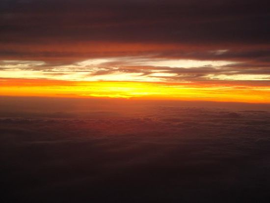 Sonnenuntergang ueber den Wolken (Flug Manila - Kota Kinabalu)