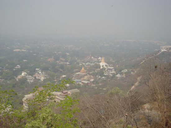 Sicht vom Mandalay-Hill... leider nicht ganz klar !