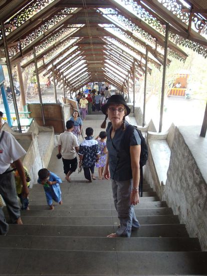 Und der anschliessende Abstieg... meine Mutter und ich... die einzigen weit und breit !