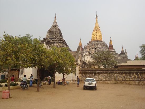Der "Ananda Pahto", 52 Meter hoch und anscheinend der meistverehrte Tempel.