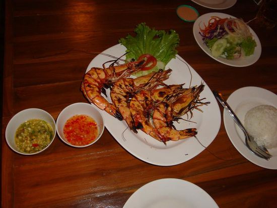 Und anschliessend grilliert auf unserem Tisch... fuer mich etwas vom leckersten das es gibt !